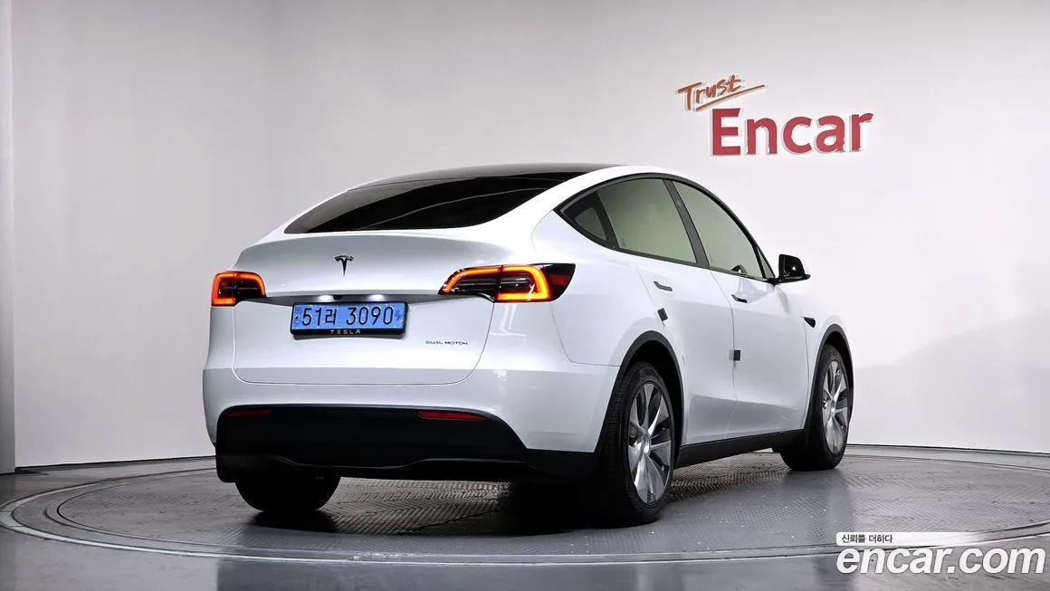 Tesla Model Y 2024 из KR, фото 2