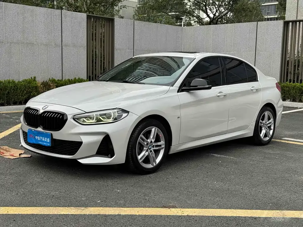 BMW 1 Series 2021 из CN, фото 1