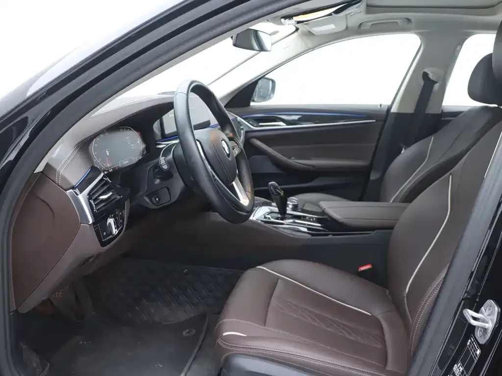 BMW 5 Series 2024 из CN, фото 8