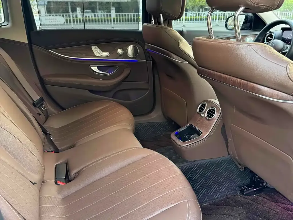 Mercedes-Benz E-Class 2023 из CN, фото 7