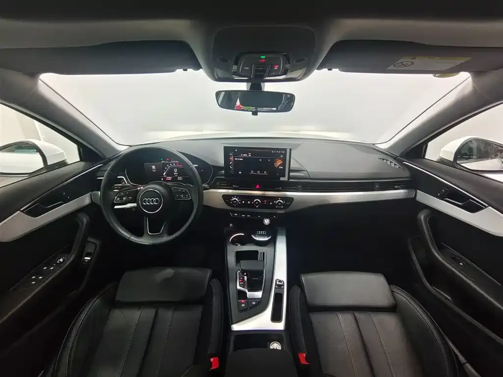 Audi A4L 2022 из CN, фото 6