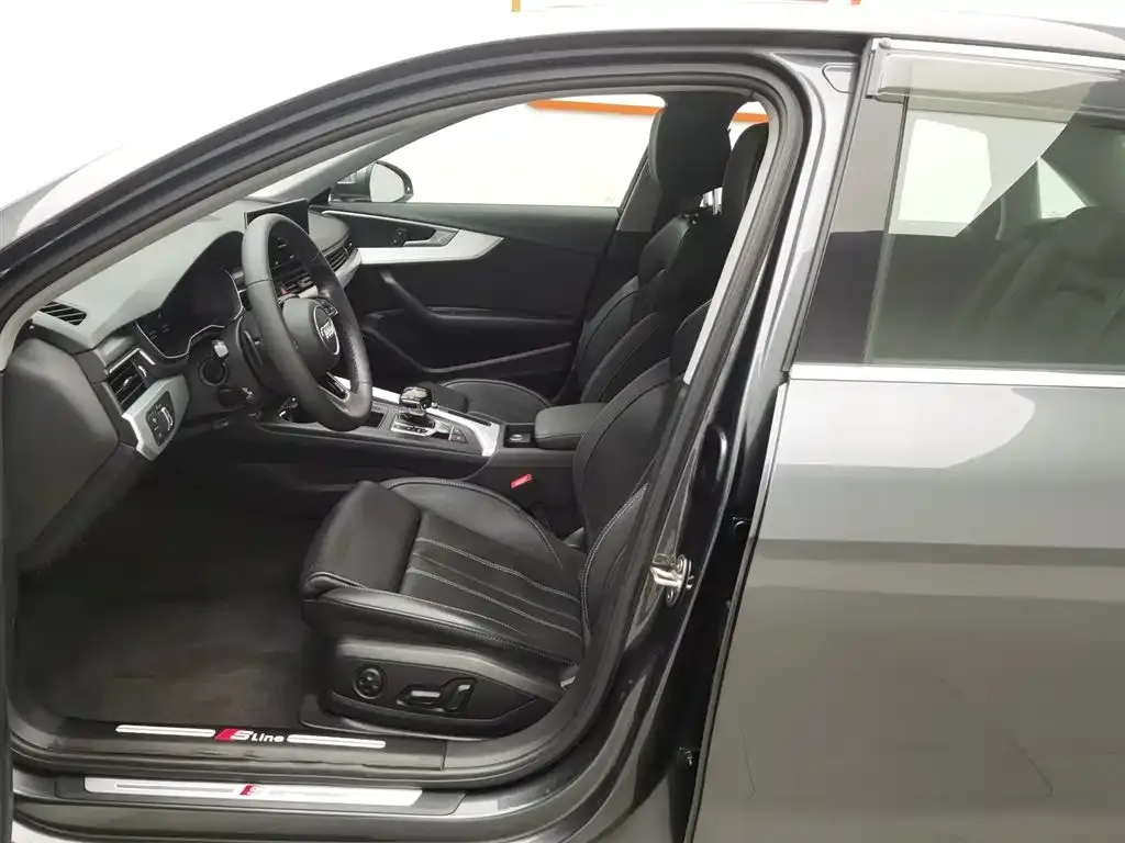 Audi A4L 2022 из CN, фото 10