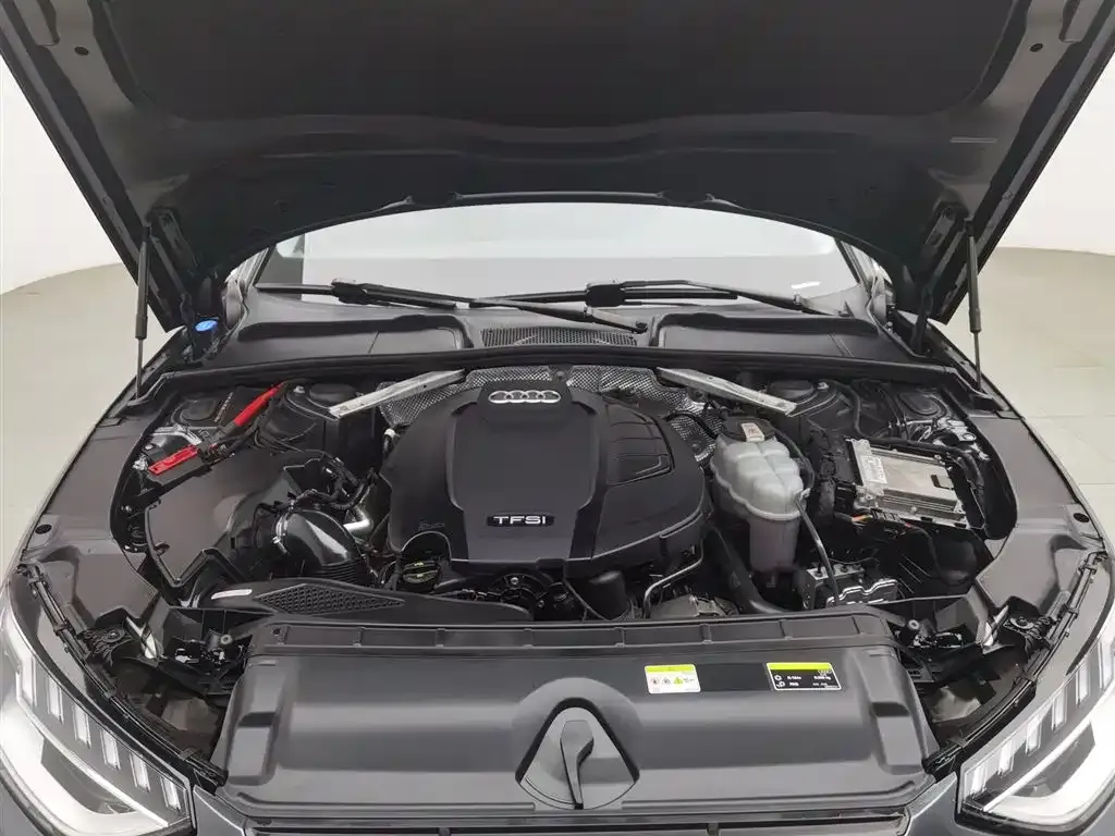 Audi A4L 2022 из CN, фото 6