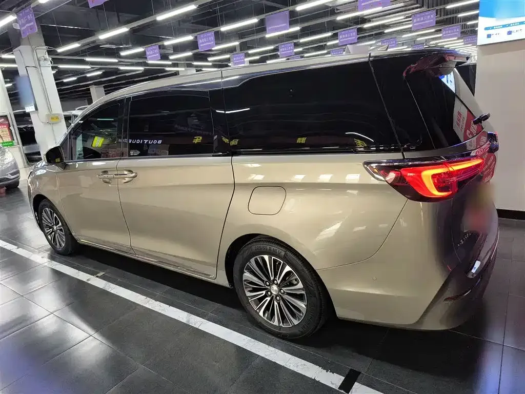 Buick GL8 2023 из CN, фото 5