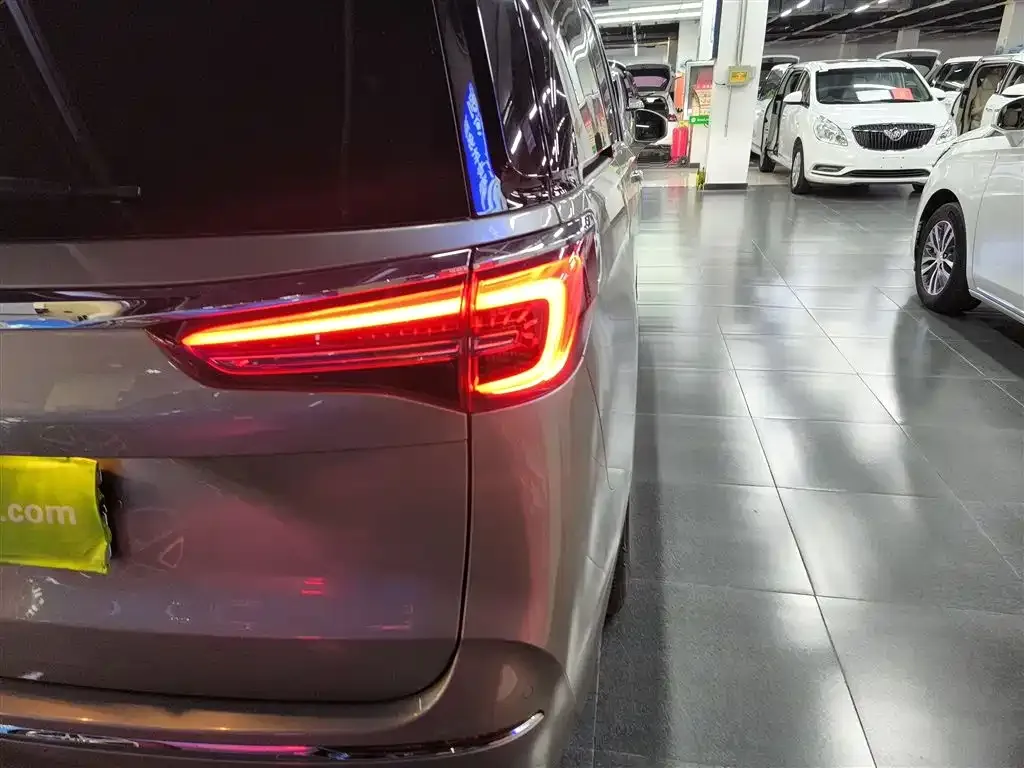 Buick GL8 2023 из CN, фото 8