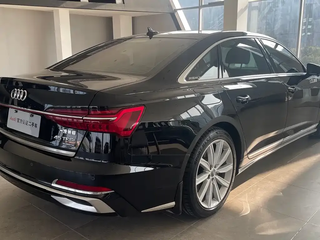 Audi A6L 2021 из CN, фото 6