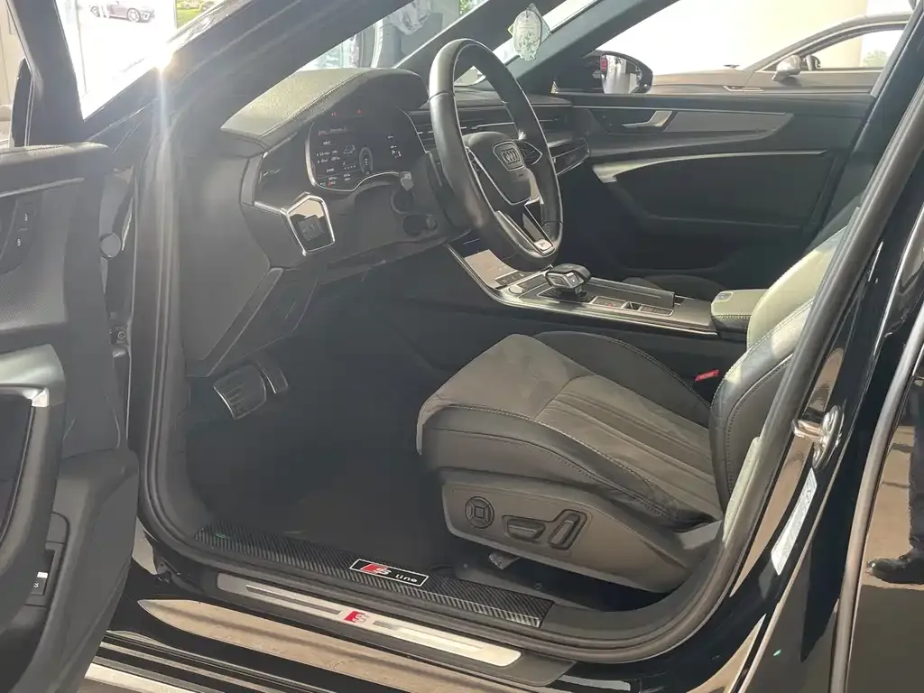 Audi A6L 2021 из CN, фото 7