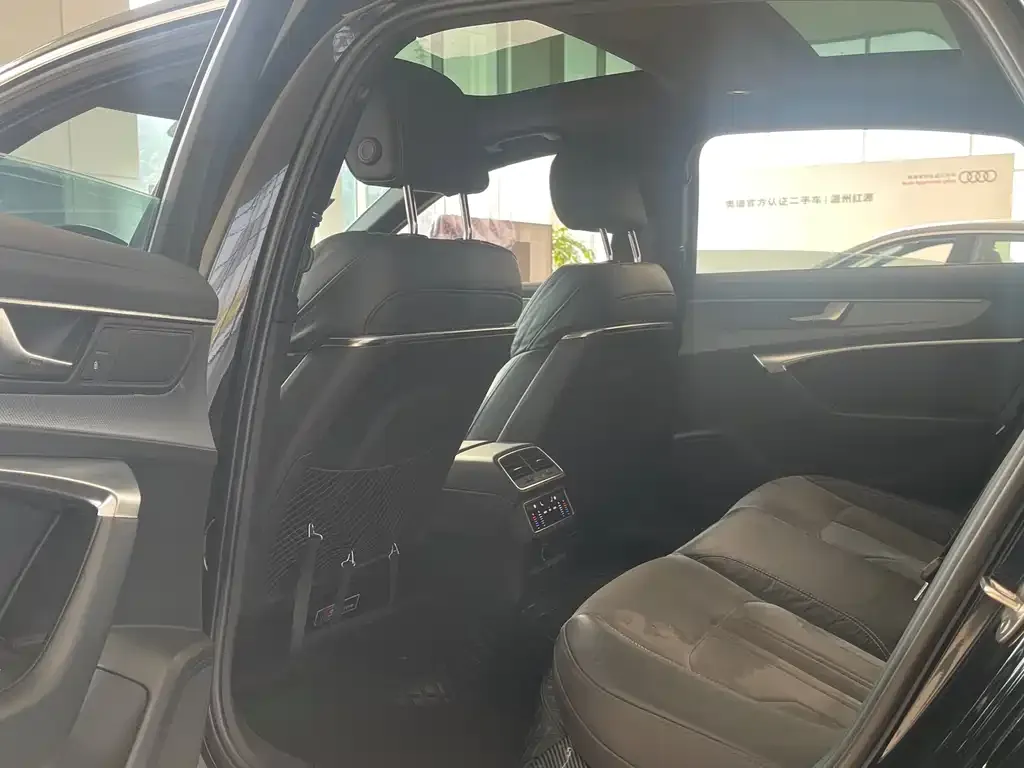 Audi A6L 2021 из CN, фото 8
