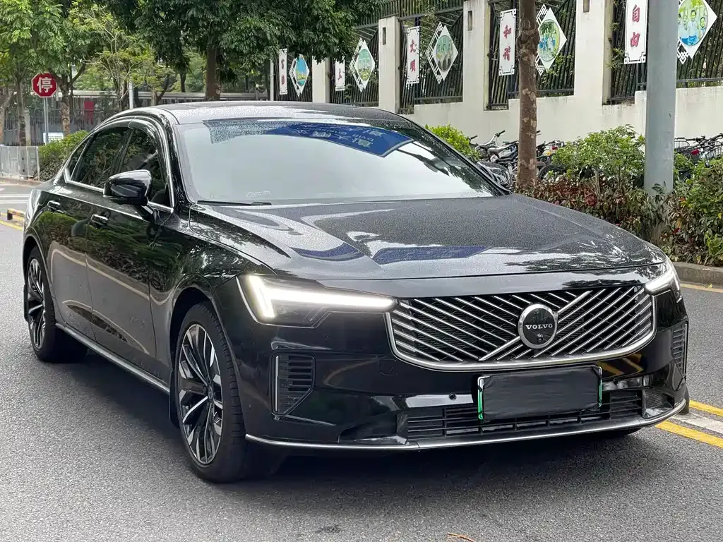 Volvo S90 PHEV 2025 из CN, фото 3