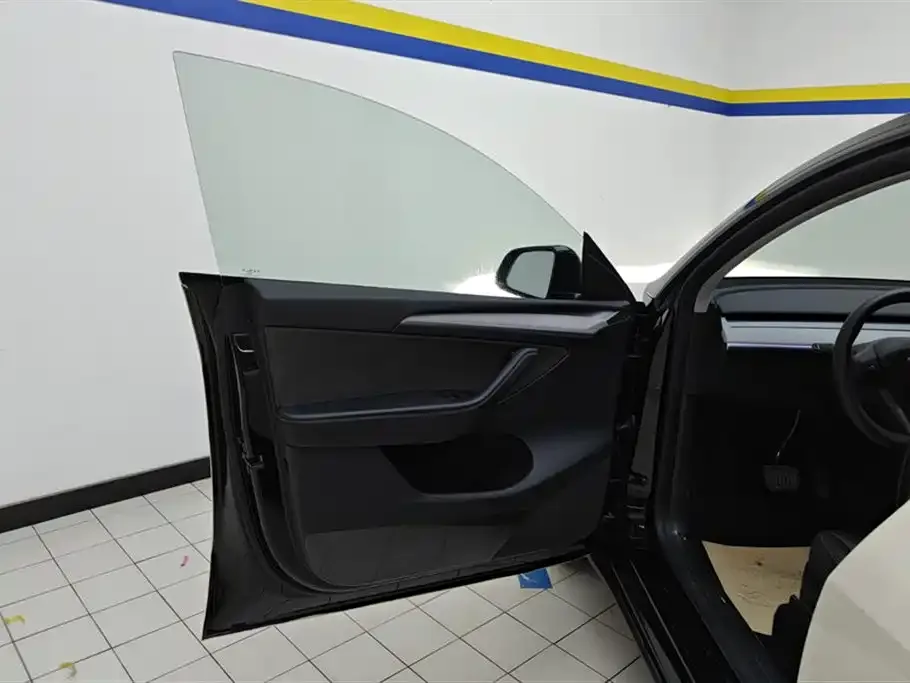 Tesla Model Y 2024 из CN, фото 7