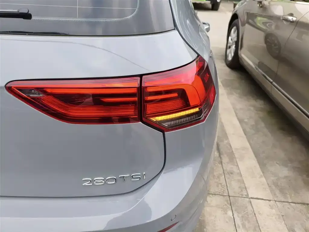 Volkswagen Golf 2022 из CN, фото 8