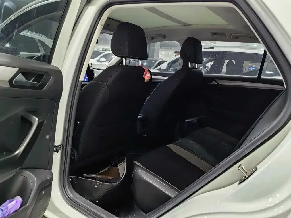 Volkswagen T-Roc 2023 из CN, фото 6