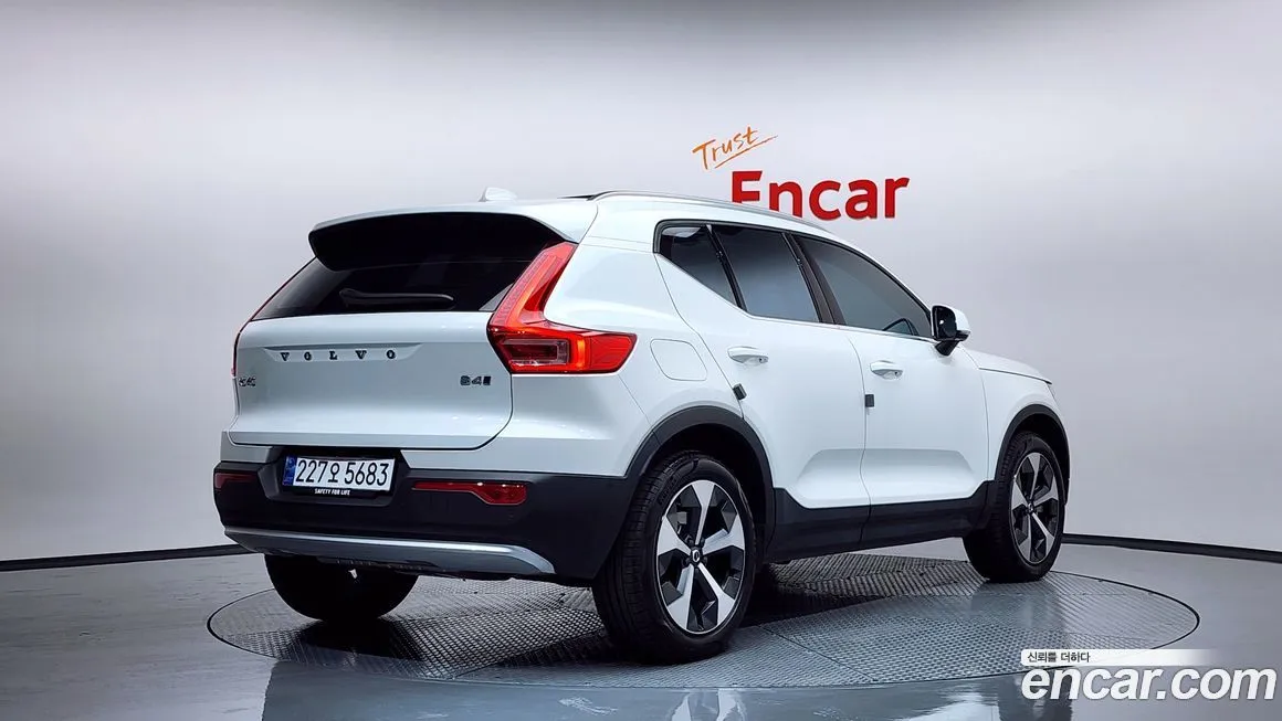 Volvo XC40 — фото 2