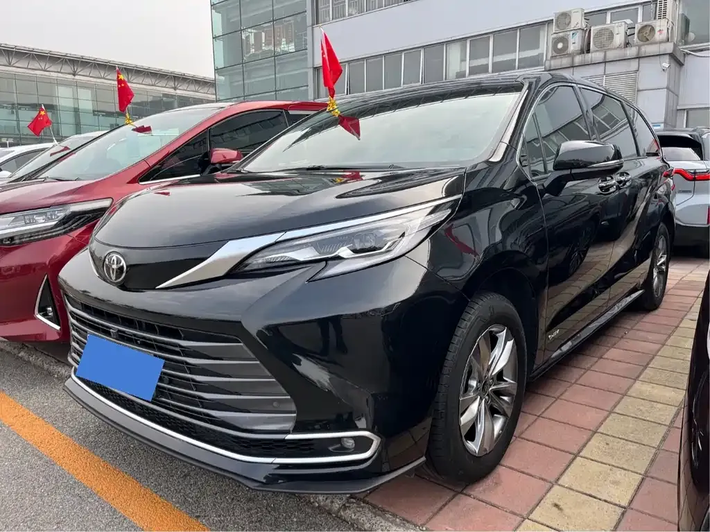 Toyota Sienna 2024 из CN, фото 1