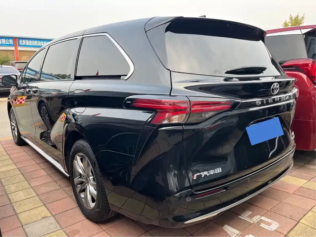 Toyota Sienna 2024 из CN, фото 6
