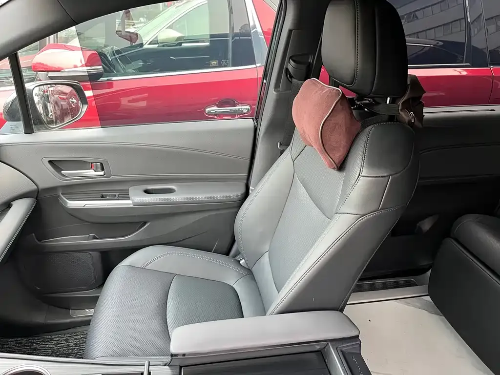 Toyota Sienna 2024 из CN, фото 9