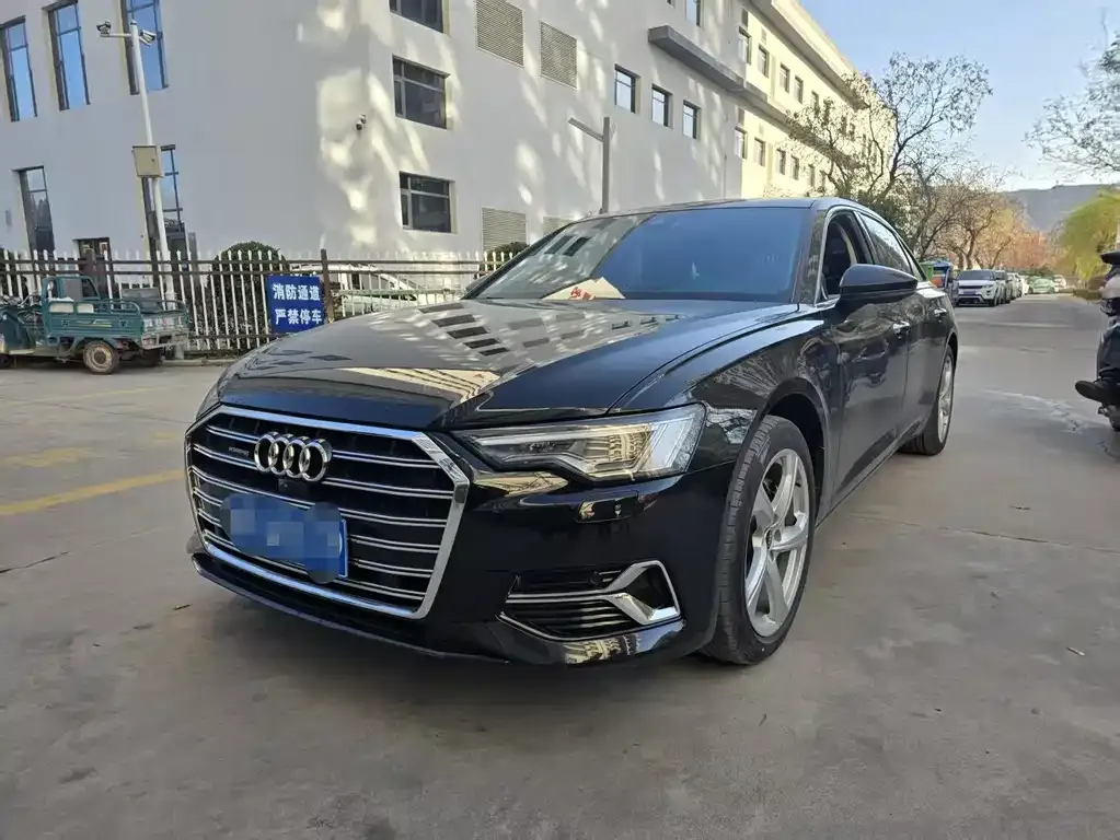 Audi A6L 2023 из CN, фото 1