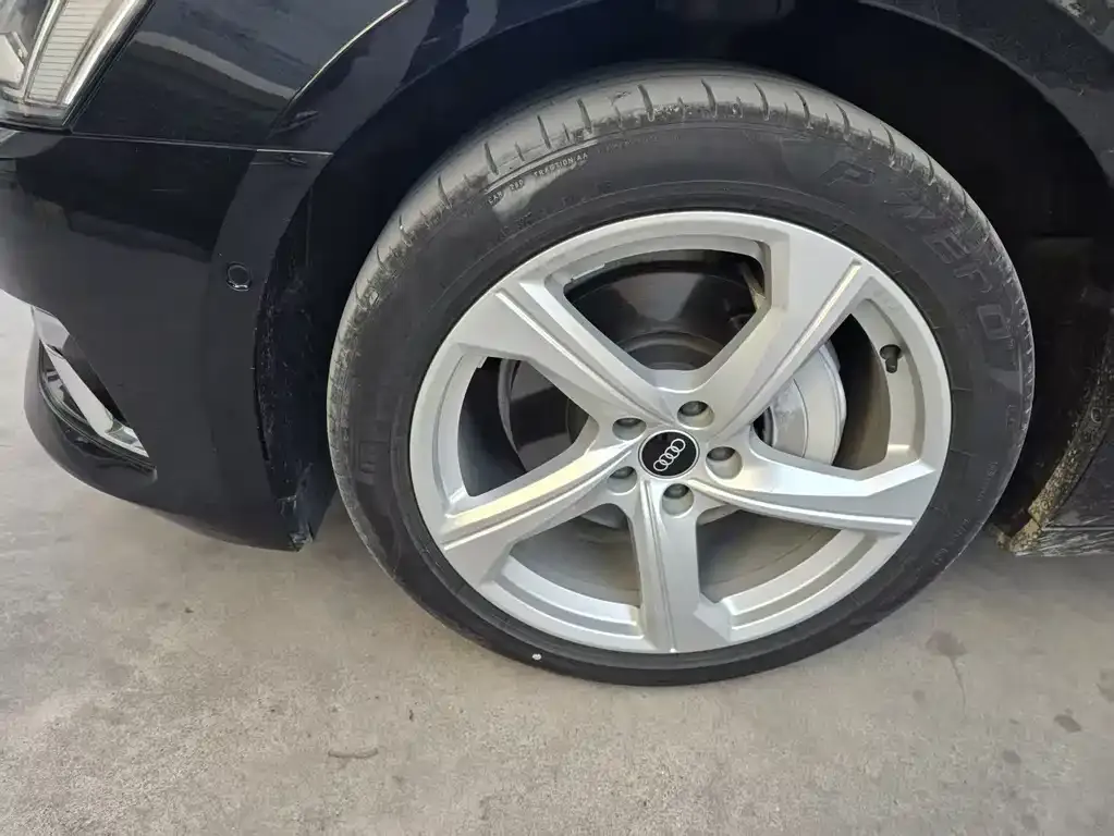 Audi A6L 2023 из CN, фото 10