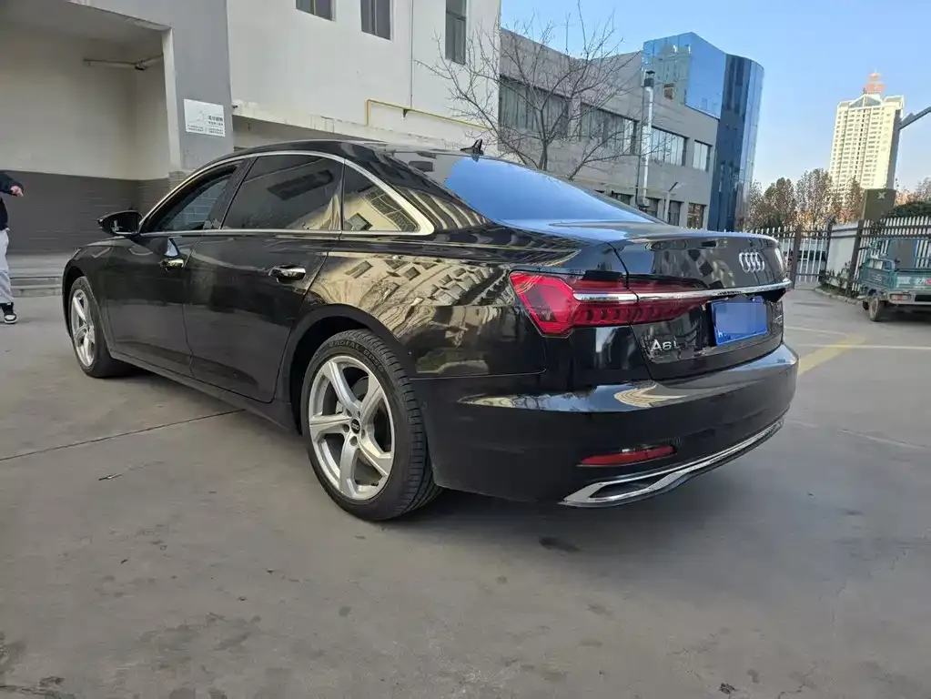 Audi A6L 2023 из CN, фото 4