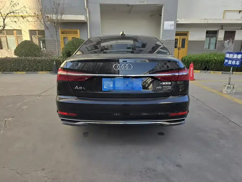 Audi A6L 2023 из CN, фото 5