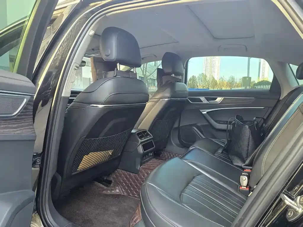 Audi A6L 2023 из CN, фото 7