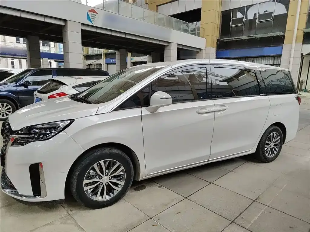 Buick GL8 2023 из CN, фото 5