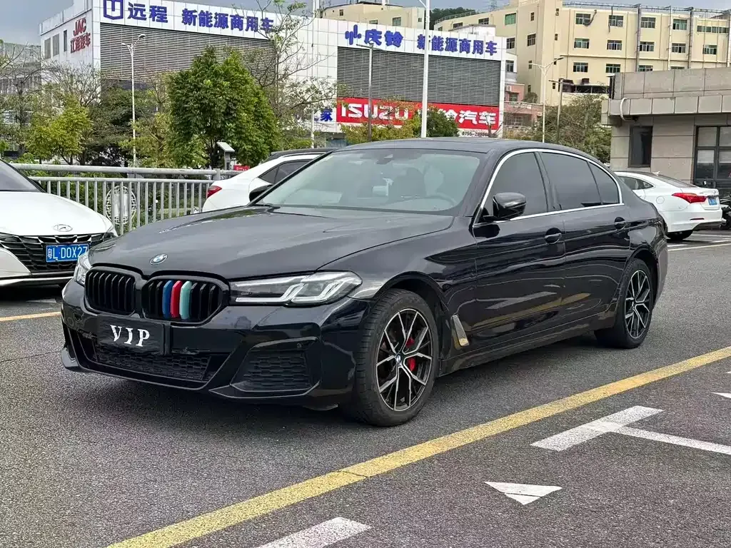 BMW 5 Series — фото 1