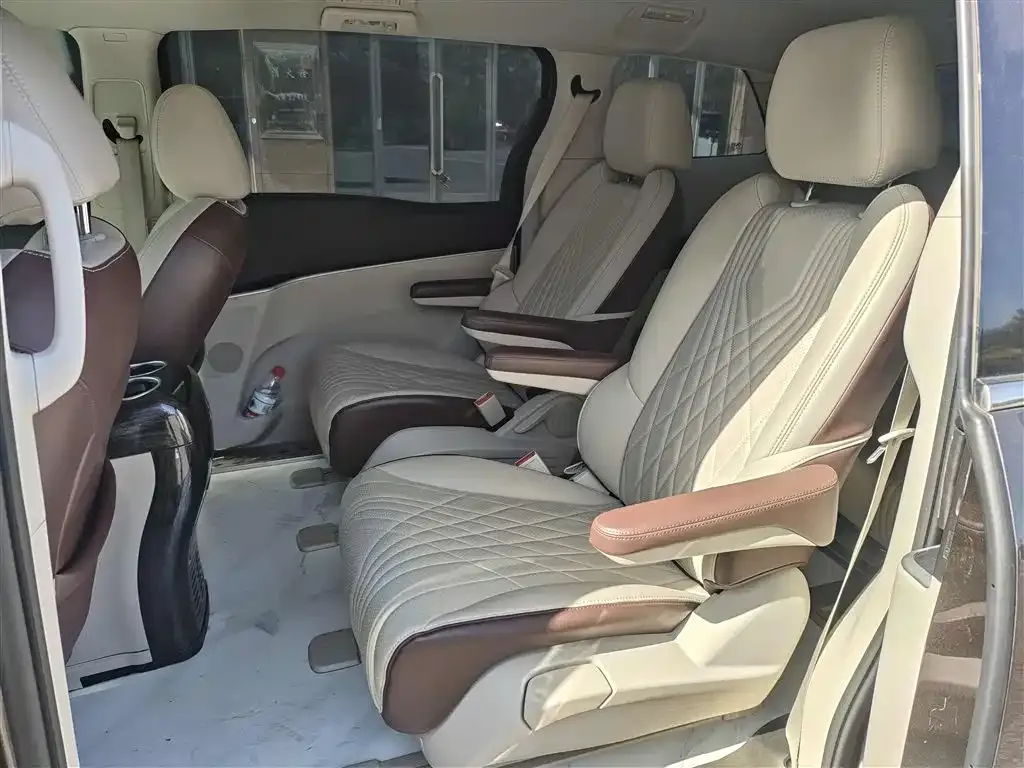 Buick GL8 2023 из CN, фото 6