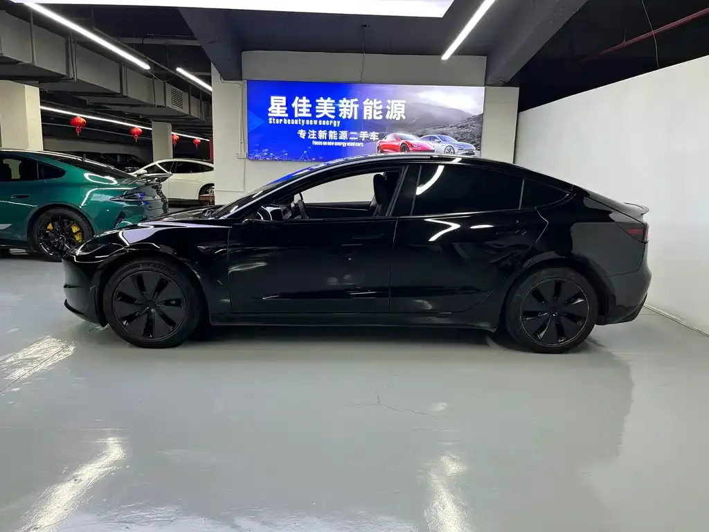 Tesla Model 3 2023 из CN, фото 4