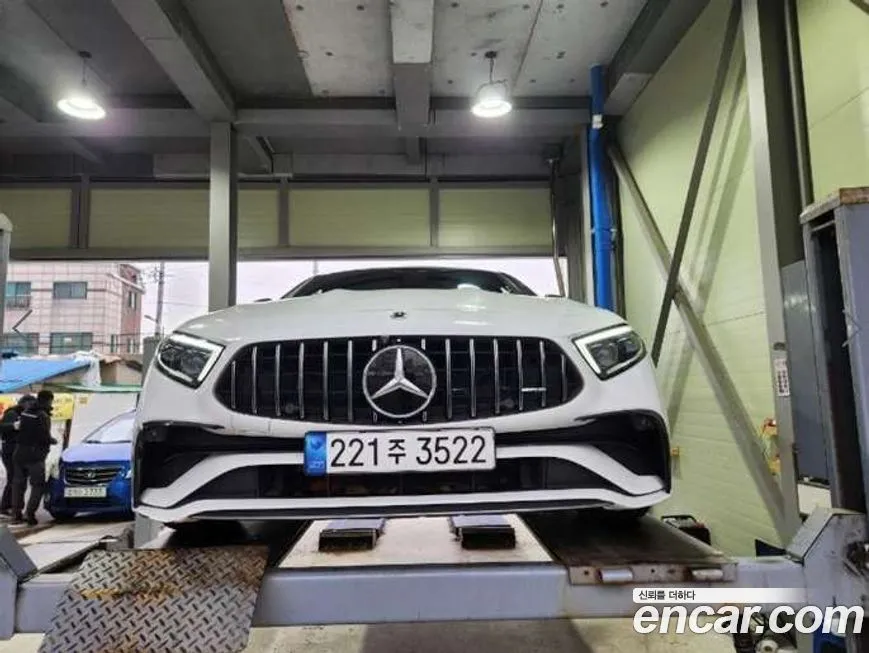 Mercedes-Benz CLS-Class — фото 1