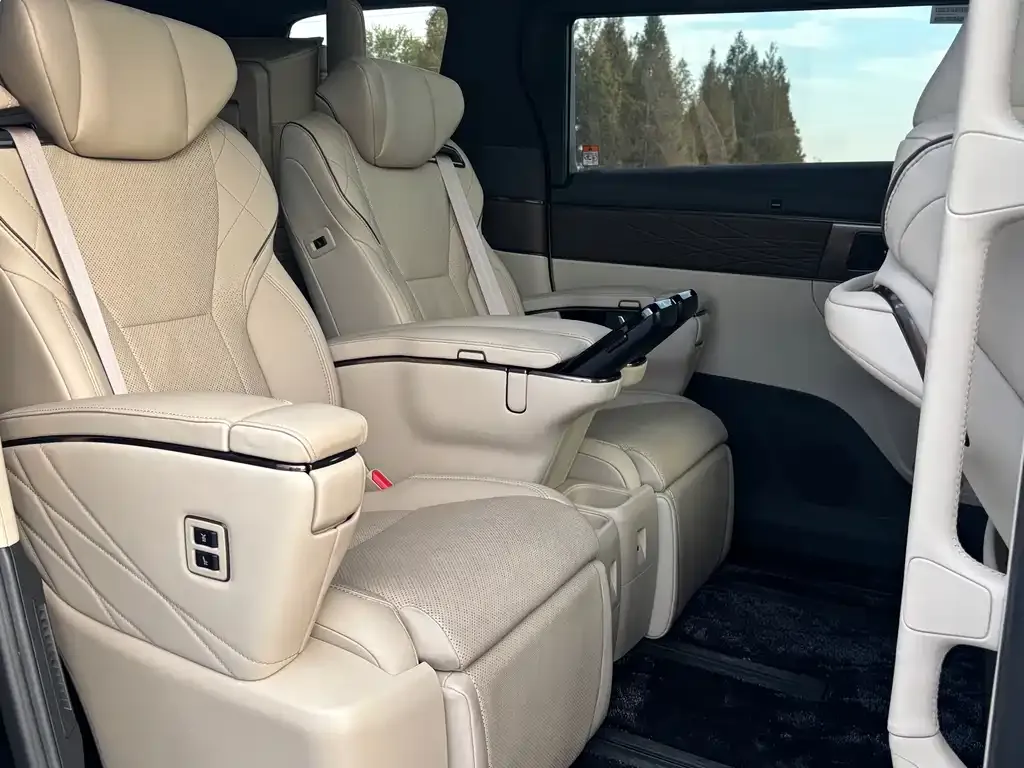 Toyota Vellfire 2024 из CN, фото 7
