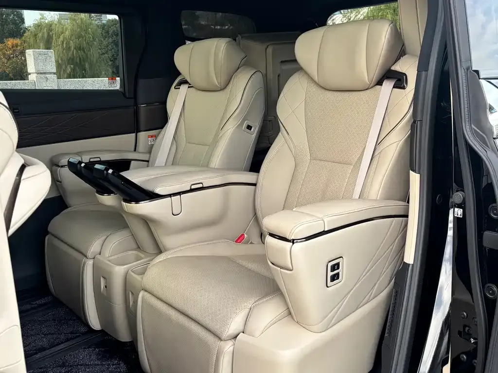 Toyota Vellfire 2024 из CN, фото 8