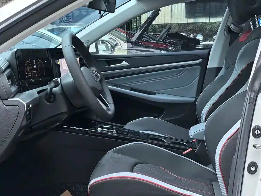 Volkswagen Lamando 2023 из CN, фото 6