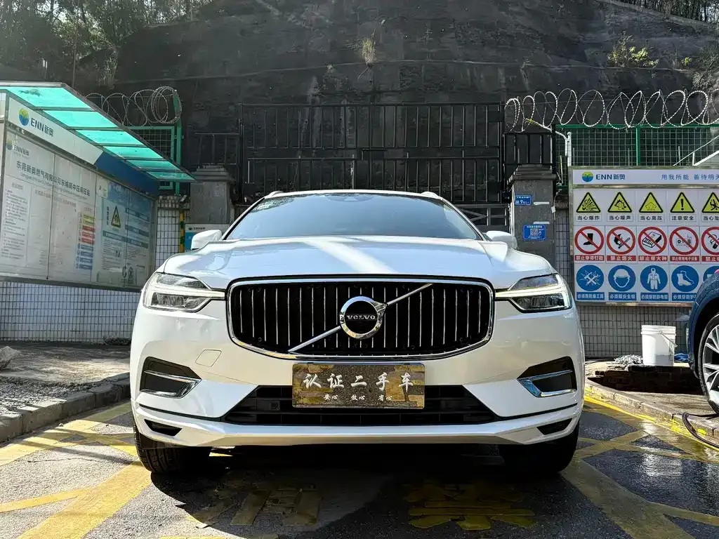 Volvo XC60 — фото 2