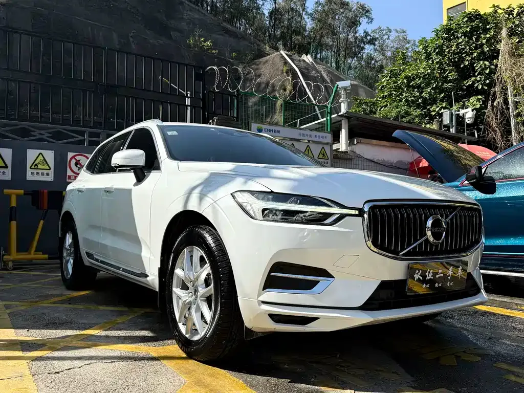 Volvo XC60 — фото 3