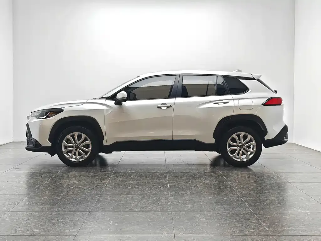 Toyota Frontlander 2023 из CN, фото 10