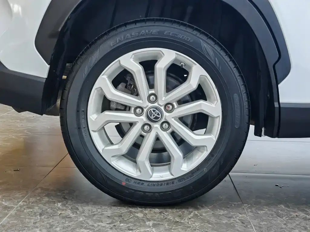 Toyota Frontlander 2023 из CN, фото 9