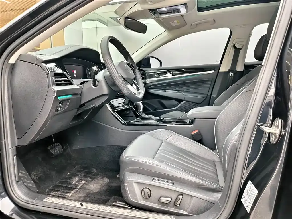 Volkswagen Passat 2024 из CN, фото 7