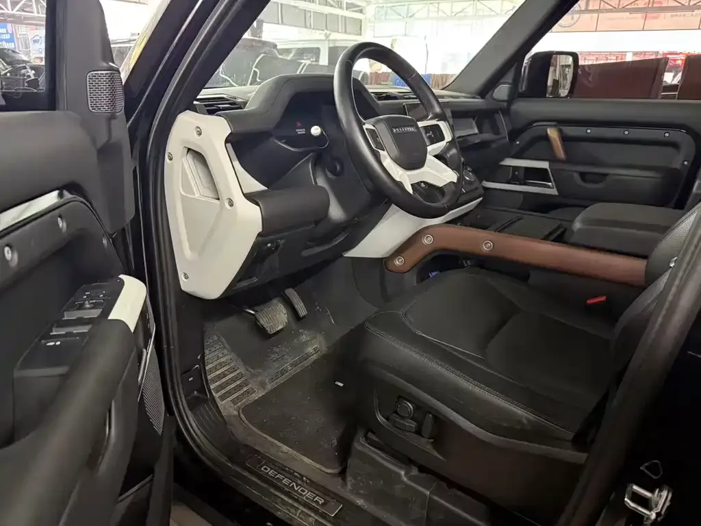 Land Rover Defender 2023 из CN, фото 3