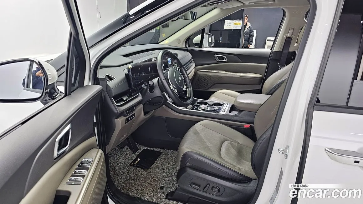 Kia Carnival — фото 10