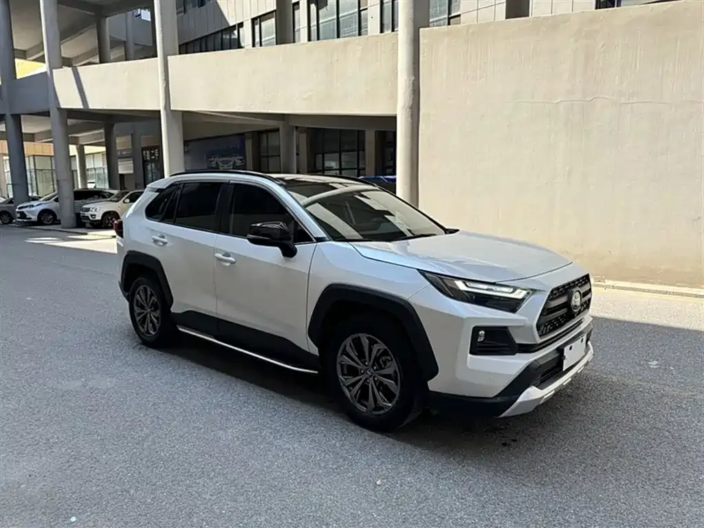 Toyota RAV4 2023 из CN, фото 10