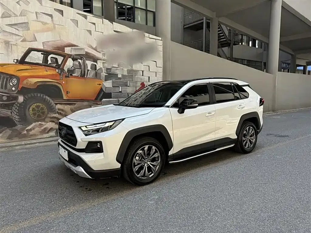 Toyota RAV4 2023 из CN, фото 2