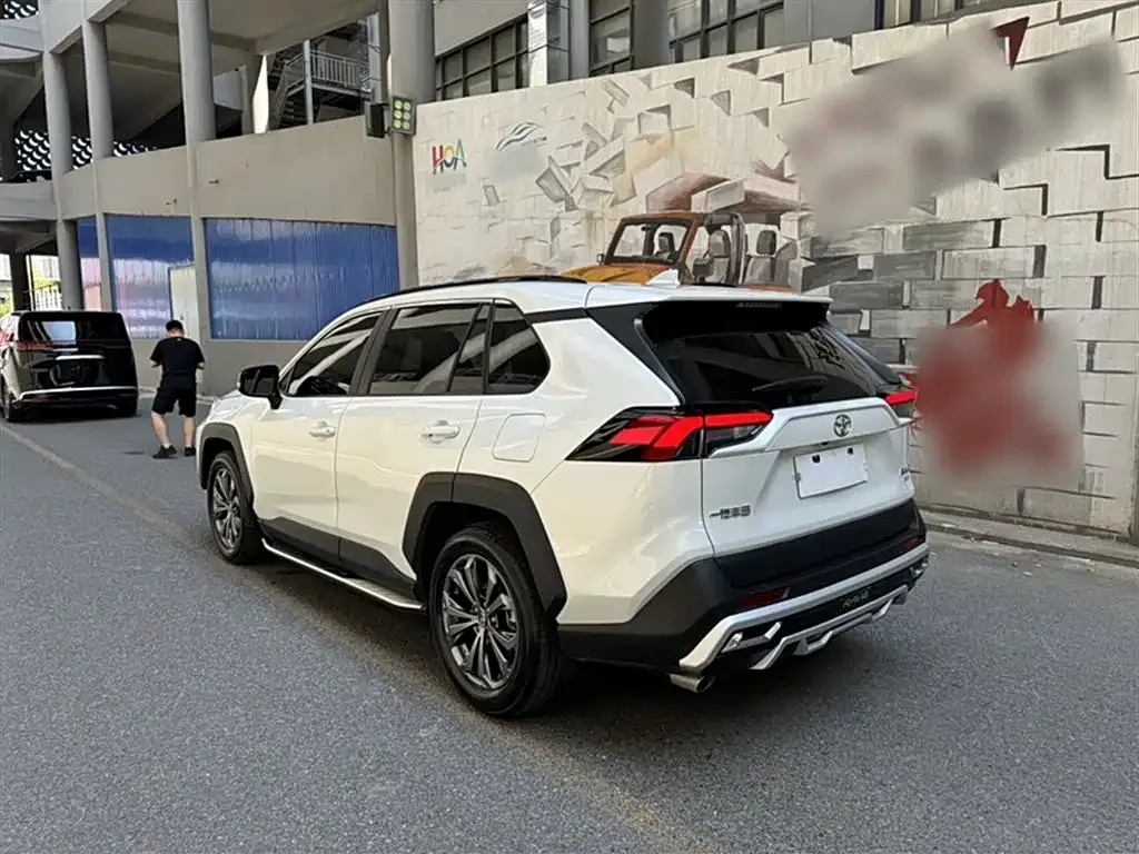 Toyota RAV4 2023 из CN, фото 6