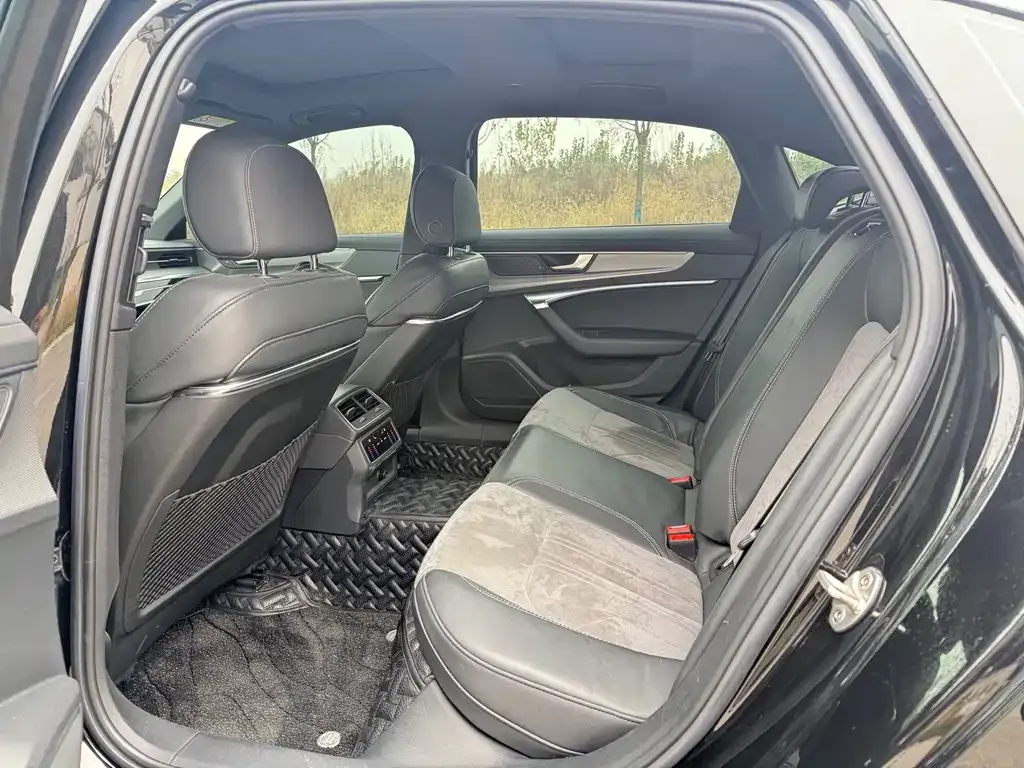 Audi A6L 2021 из CN, фото 6