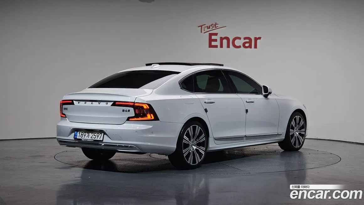 Volvo S90 2023 из KR, фото 2