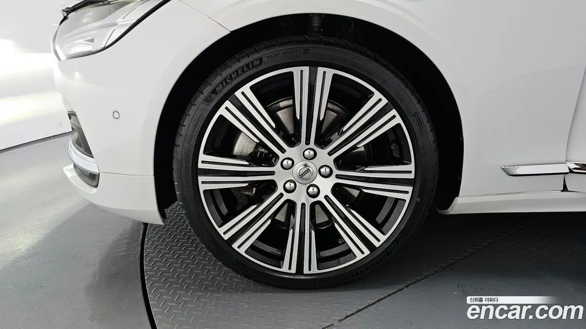 Volvo S90 2023 из KR, фото 5