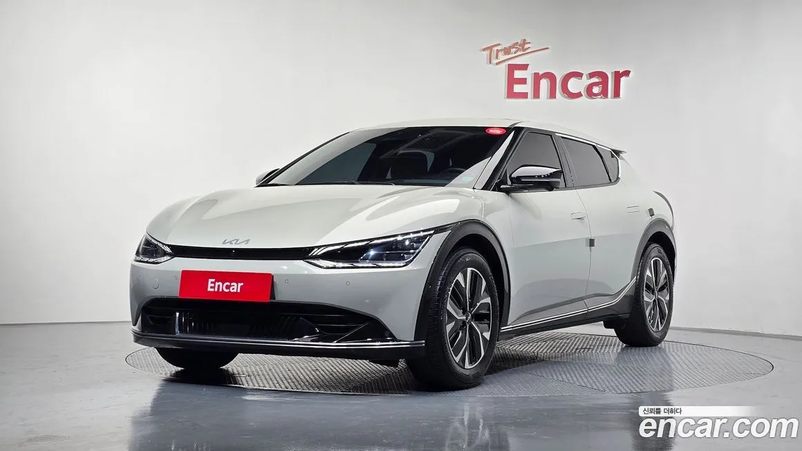 Kia EV6 — фото 1