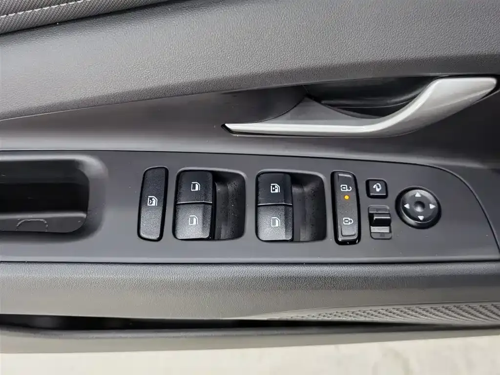 Hyundai Elantra 2024 из CN, фото 9