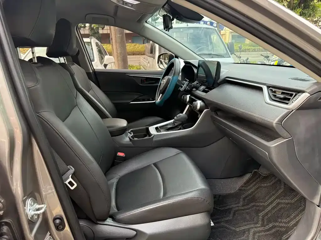 Toyota RAV4 2025 из CN, фото 10