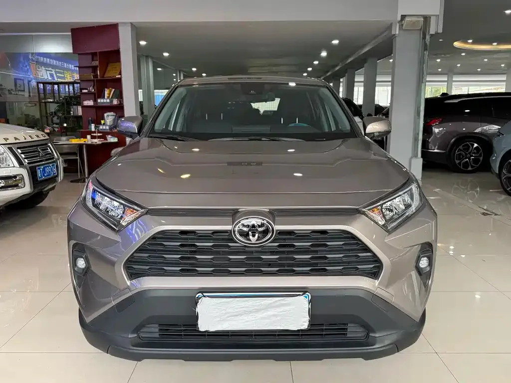 Toyota RAV4 2025 из CN, фото 2